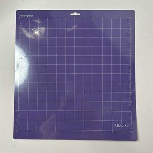 Cricut StrongGrip 12x12 in